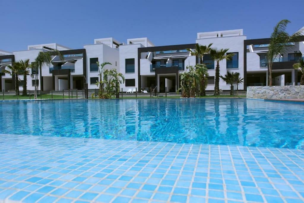 Ferienwohnung Oasis Beach IX PuntaPrima Torrevieja Exterior foto